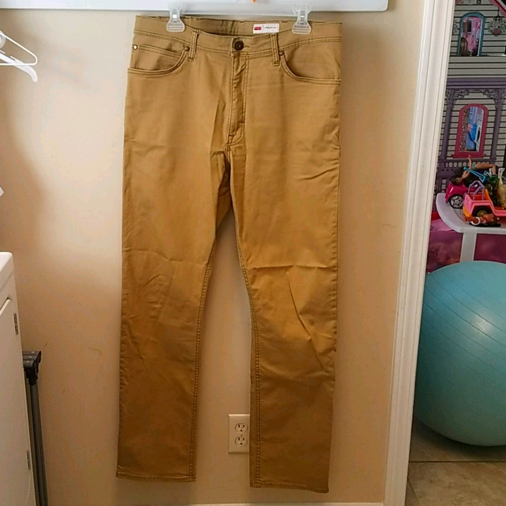 Men's khaki pants